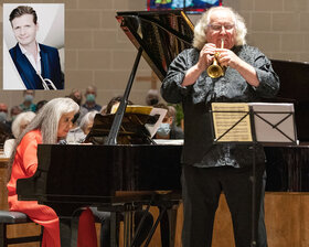 Trompeter Reinhold Friedrich und Pianistin Eriko Takezawa, oben links ein kleines Bild des Trompeters Wim van Hasselt